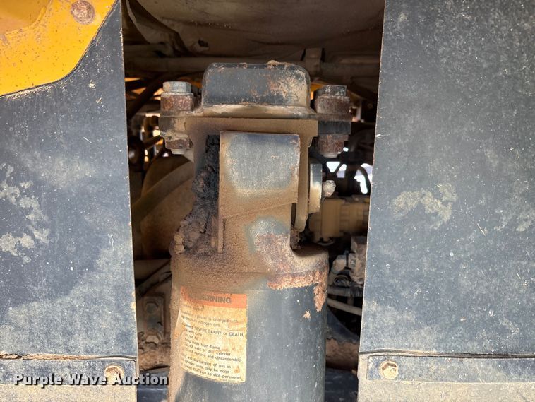 image for item YA3033 2010 Komatsu HM400-2 articulated haul truck