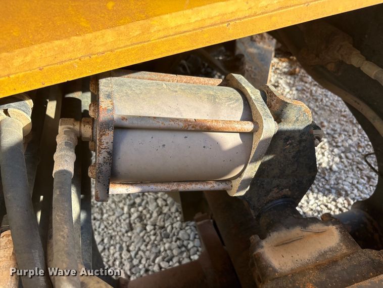 image for item YA3033 2010 Komatsu HM400-2 articulated haul truck