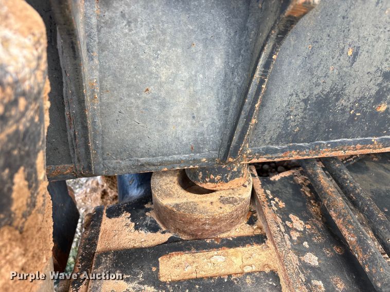 image for item YA3033 2010 Komatsu HM400-2 articulated haul truck