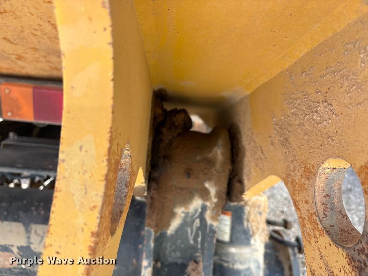 image for item YA3033 2010 Komatsu HM400-2 articulated haul truck