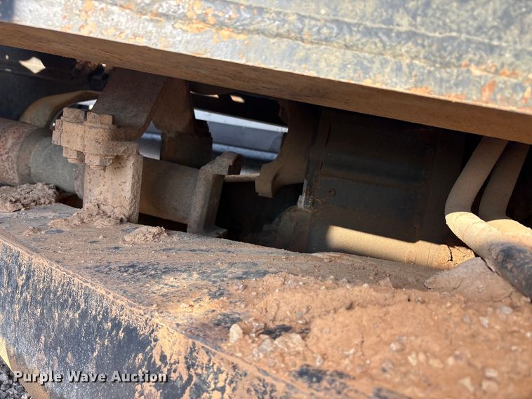 image for item YA3033 2010 Komatsu HM400-2 articulated haul truck