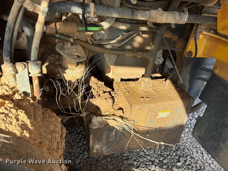 image for item YA3033 2010 Komatsu HM400-2 articulated haul truck