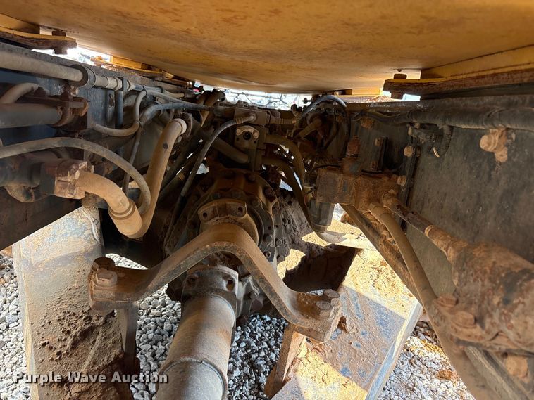 image for item YA3033 2010 Komatsu HM400-2 articulated haul truck