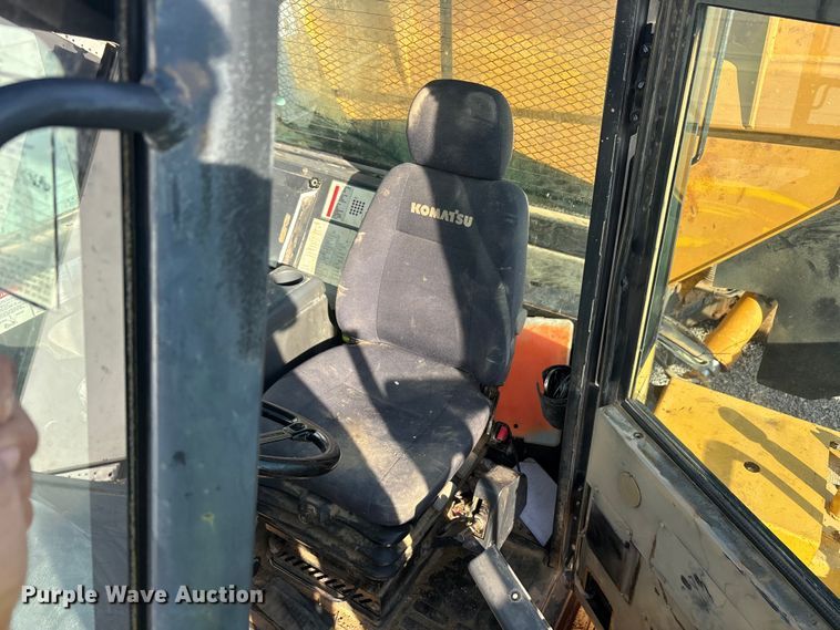image for item YA3033 2010 Komatsu HM400-2 articulated haul truck