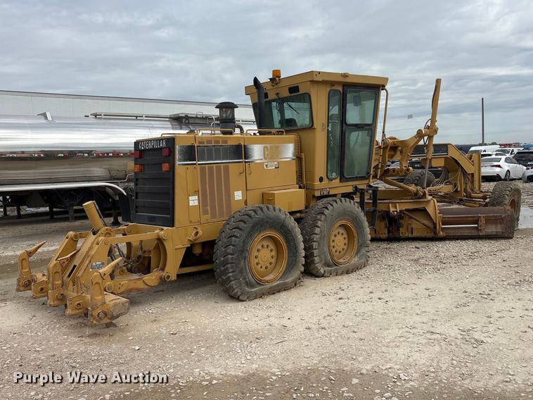 image for item YA3035 2001 Caterpillar 140H motor grader