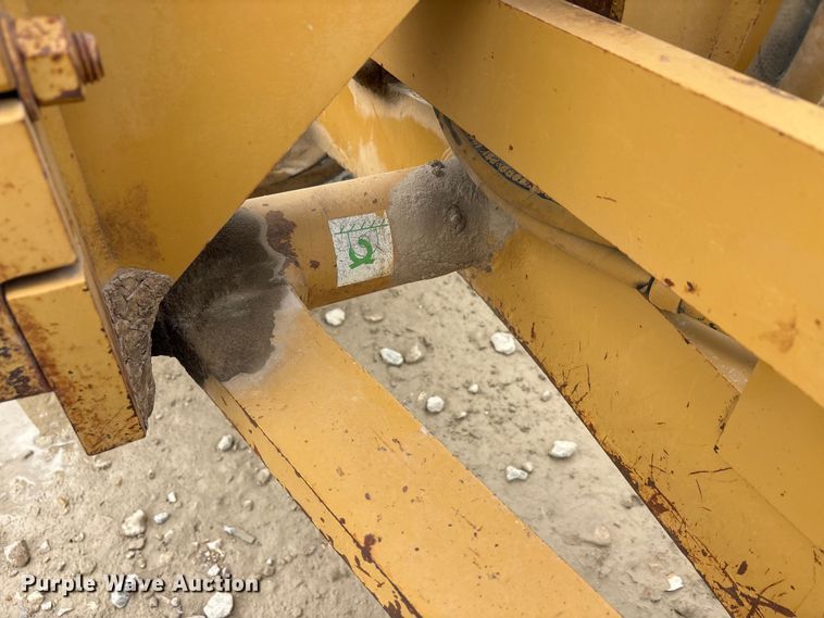 image for item YA3035 2001 Caterpillar 140H motor grader