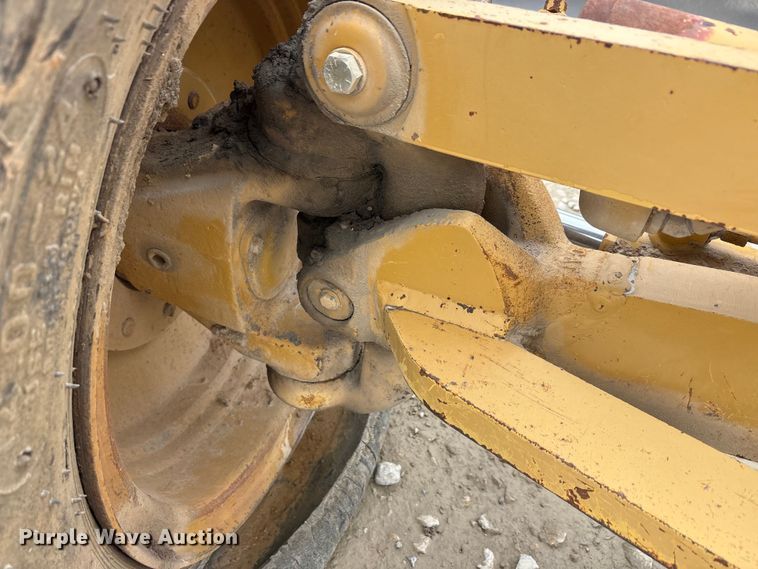 image for item YA3035 2001 Caterpillar 140H motor grader