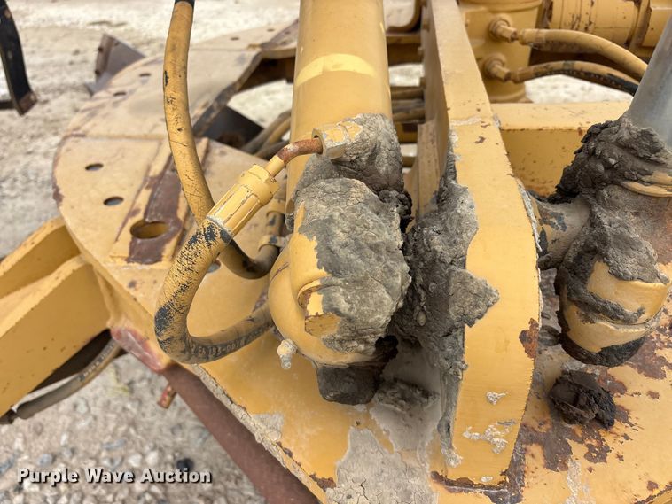 image for item YA3035 2001 Caterpillar 140H motor grader