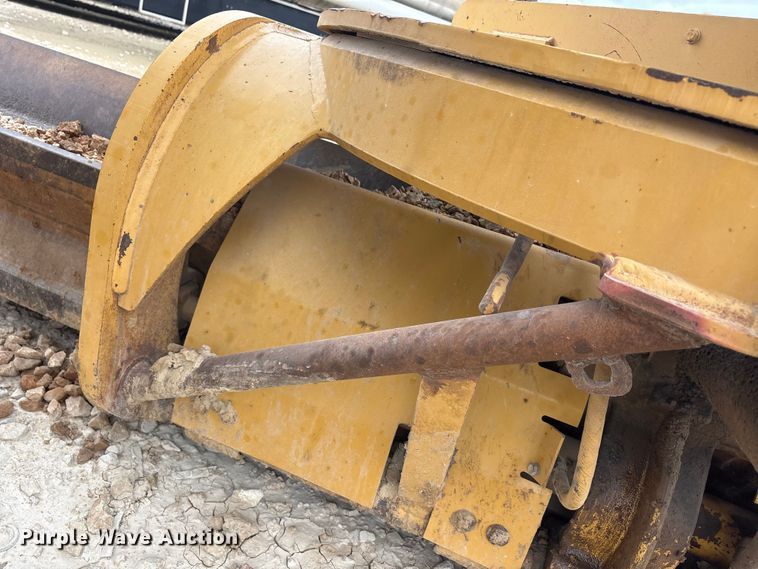 image for item YA3035 2001 Caterpillar 140H motor grader