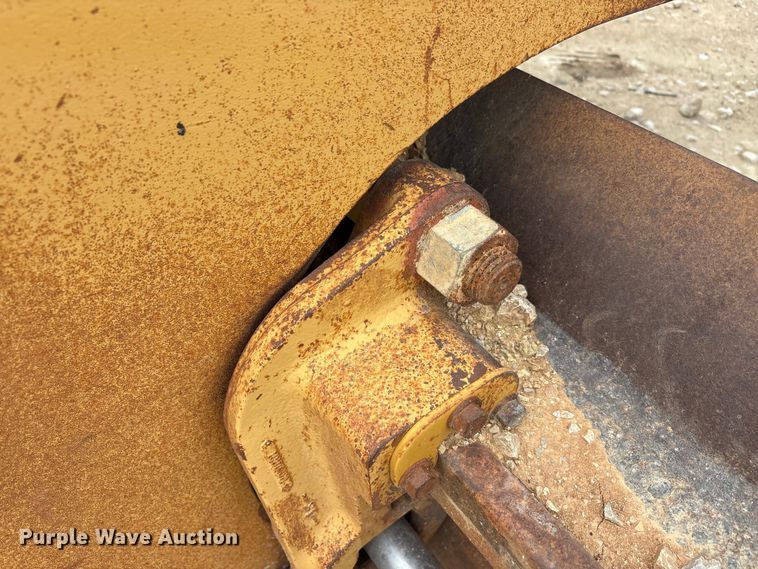 image for item YA3035 2001 Caterpillar 140H motor grader