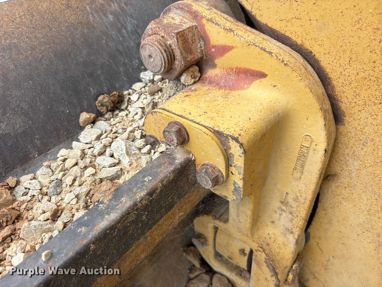 image for item YA3035 2001 Caterpillar 140H motor grader