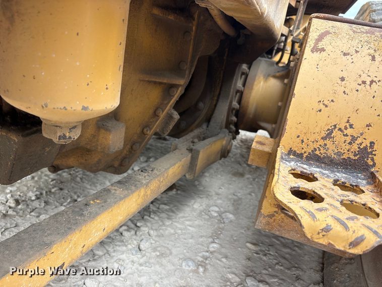 image for item YA3035 2001 Caterpillar 140H motor grader