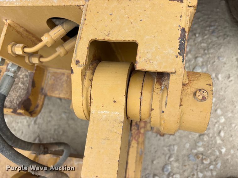 image for item YA3035 2001 Caterpillar 140H motor grader