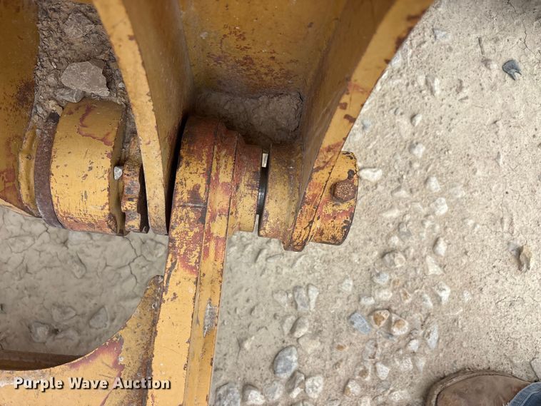 image for item YA3035 2001 Caterpillar 140H motor grader