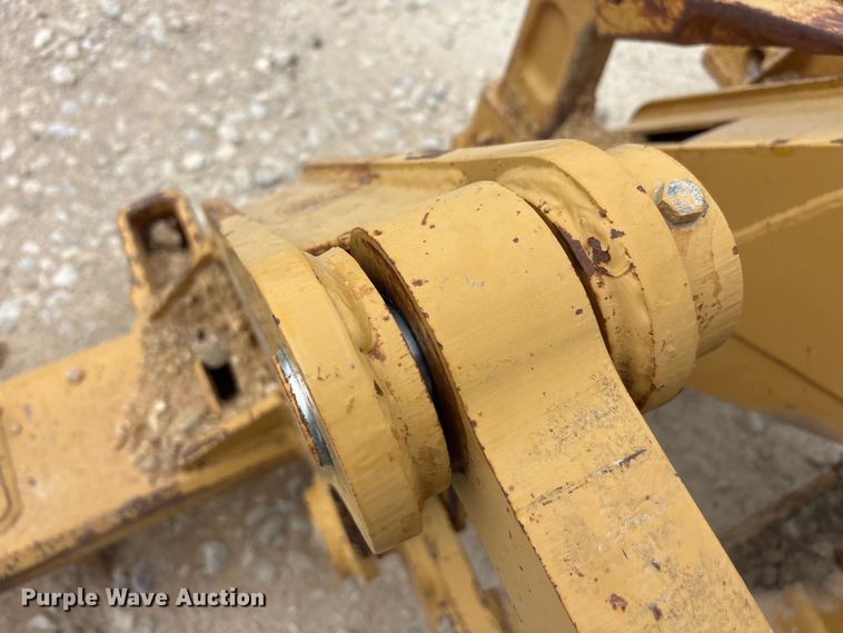 image for item YA3035 2001 Caterpillar 140H motor grader