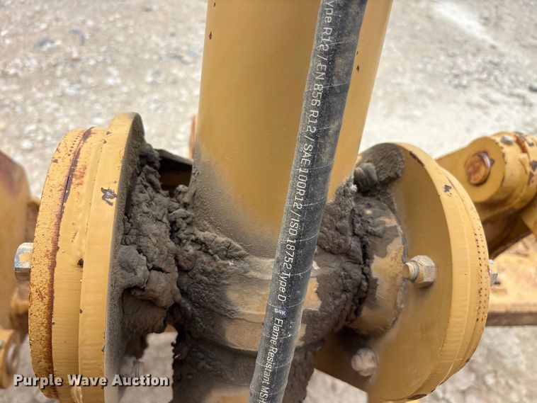 image for item YA3035 2001 Caterpillar 140H motor grader