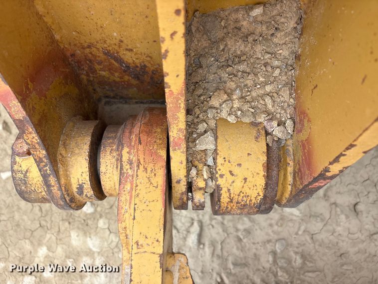 image for item YA3035 2001 Caterpillar 140H motor grader