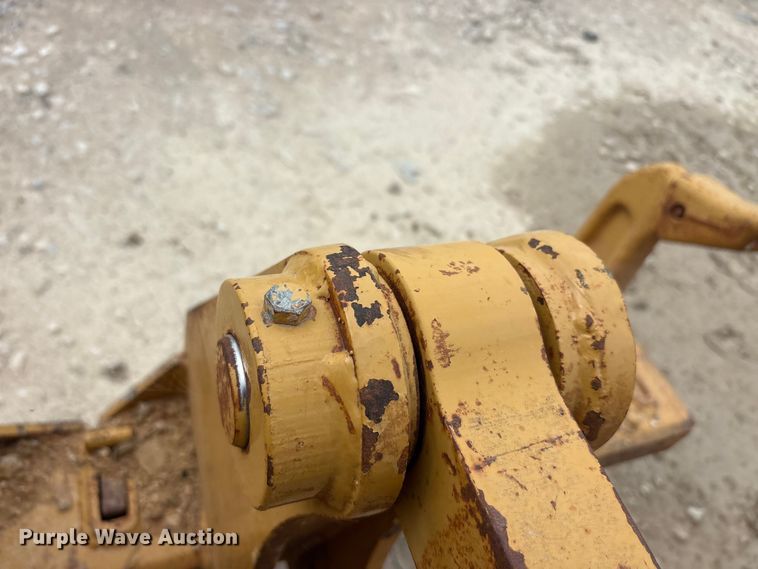 image for item YA3035 2001 Caterpillar 140H motor grader