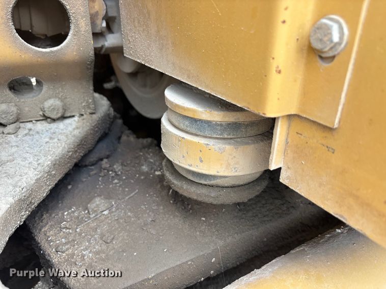 image for item YA3035 2001 Caterpillar 140H motor grader