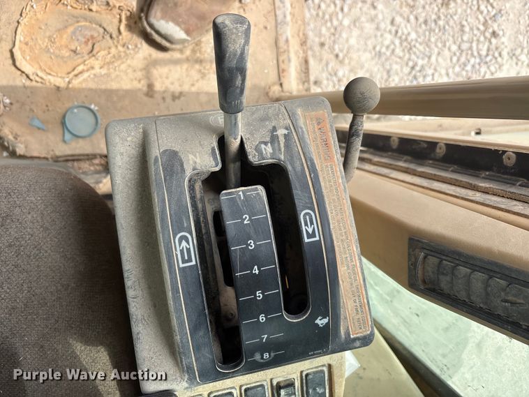 image for item YA3035 2001 Caterpillar 140H motor grader