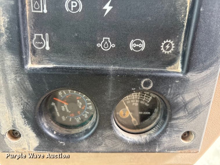 image for item YA3035 2001 Caterpillar 140H motor grader