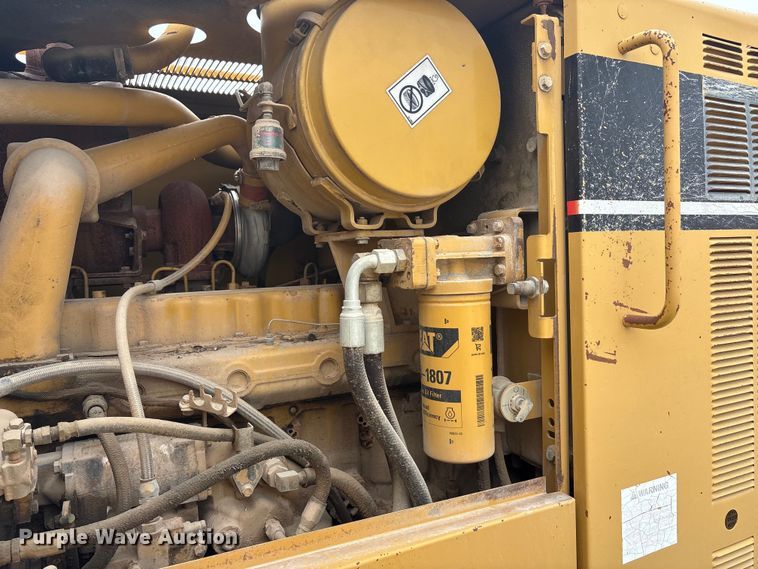 image for item YA3035 2001 Caterpillar 140H motor grader
