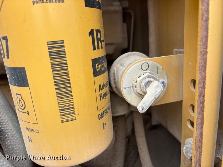 image for item YA3035 2001 Caterpillar 140H motor grader