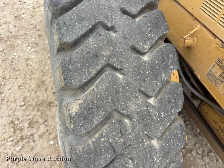 image for item YA3035 2001 Caterpillar 140H motor grader