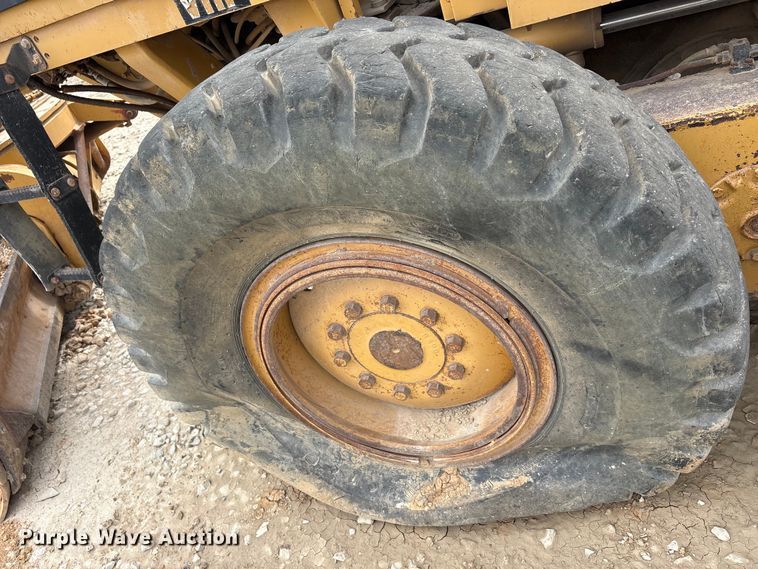 image for item YA3035 2001 Caterpillar 140H motor grader
