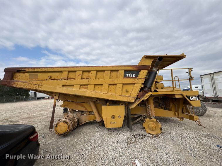 image for item YA3036 1994 Caterpillar 773B articulated haul truck
