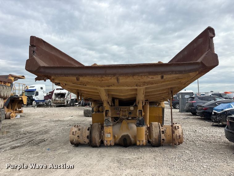image for item YA3036 1994 Caterpillar 773B articulated haul truck