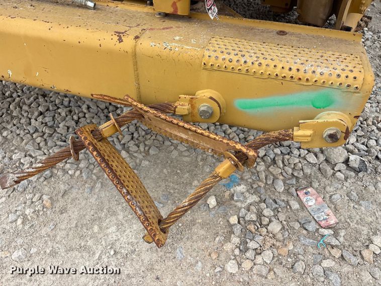 image for item YA3036 1994 Caterpillar 773B articulated haul truck