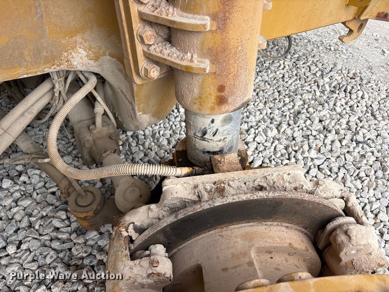 image for item YA3036 1994 Caterpillar 773B articulated haul truck