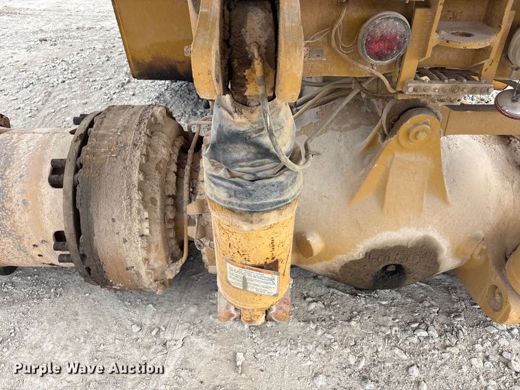 image for item YA3036 1994 Caterpillar 773B articulated haul truck