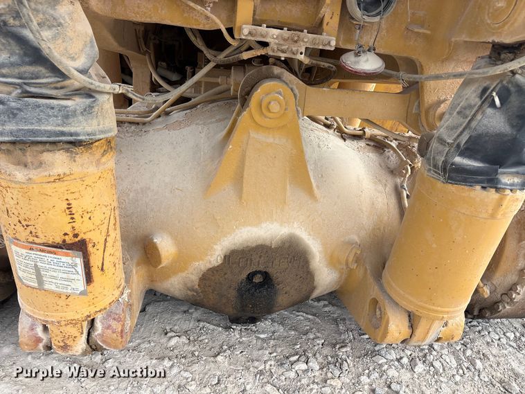 image for item YA3036 1994 Caterpillar 773B articulated haul truck