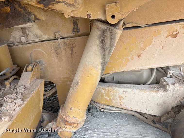 image for item YA3036 1994 Caterpillar 773B articulated haul truck