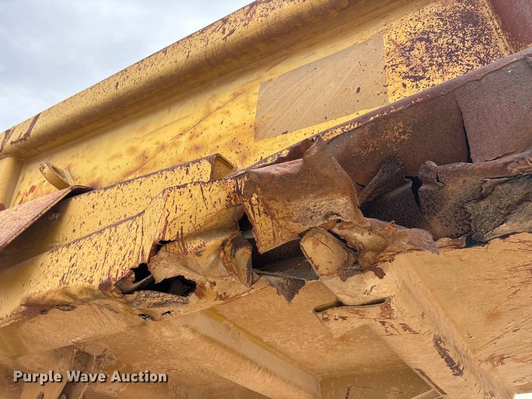 image for item YA3036 1994 Caterpillar 773B articulated haul truck