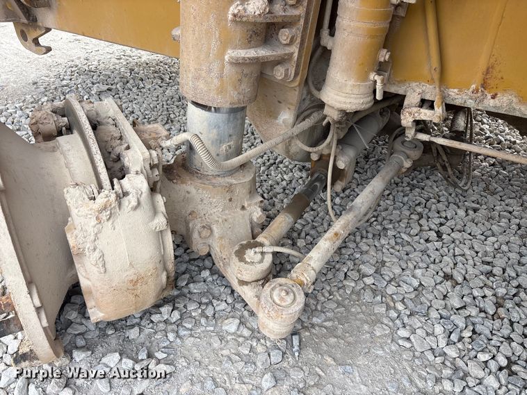 image for item YA3036 1994 Caterpillar 773B articulated haul truck