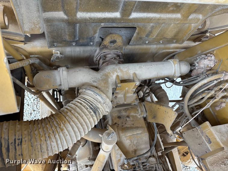 image for item YA3036 1994 Caterpillar 773B articulated haul truck