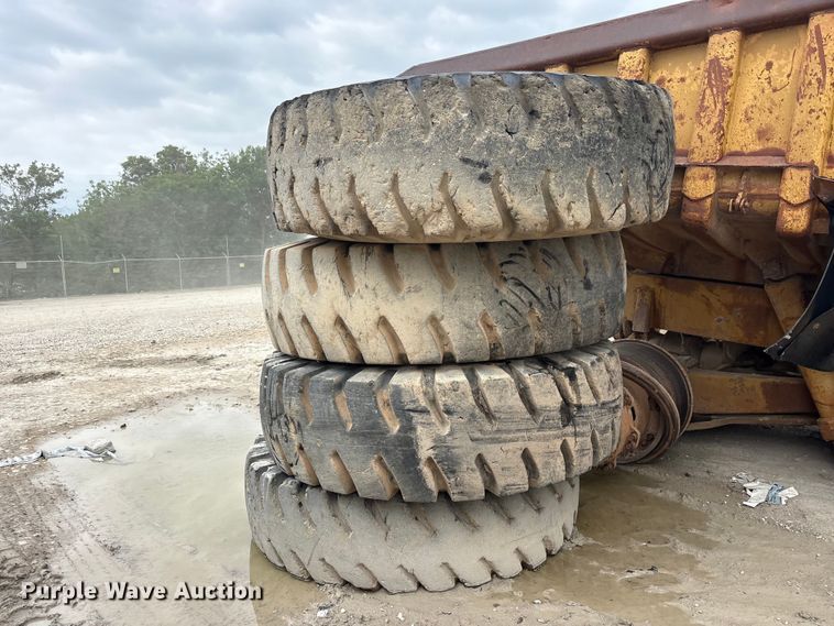 image for item YA3036 1994 Caterpillar 773B articulated haul truck