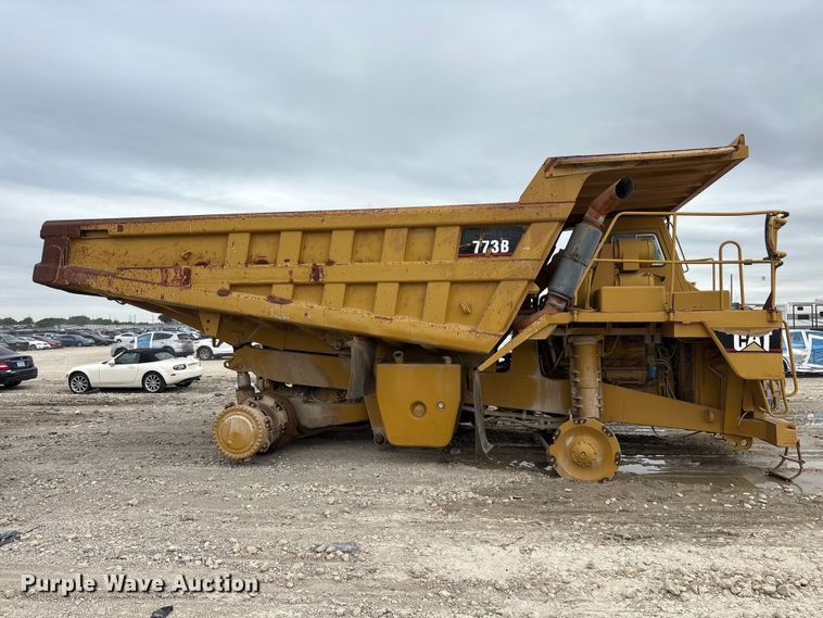 image for item YA3037 1995 Caterpillar 773B haul truck