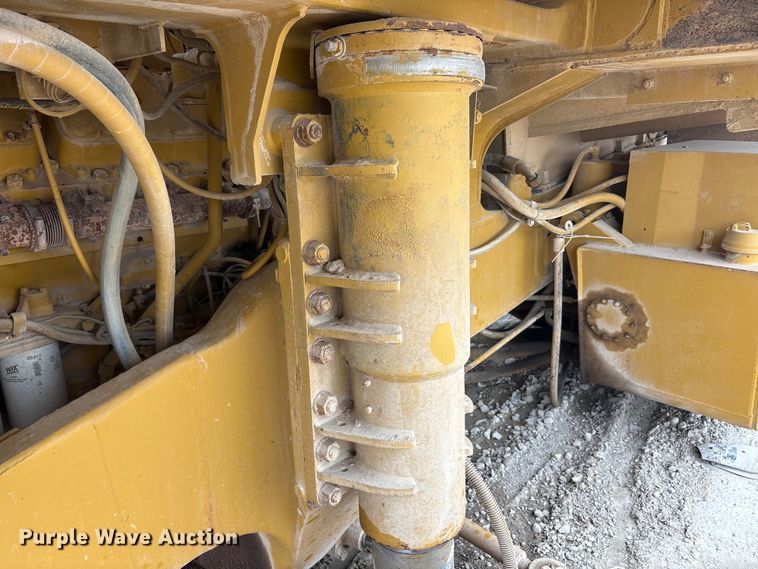 image for item YA3037 1995 Caterpillar 773B haul truck