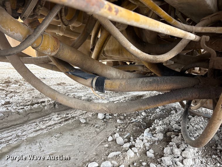 image for item YA3037 1995 Caterpillar 773B haul truck