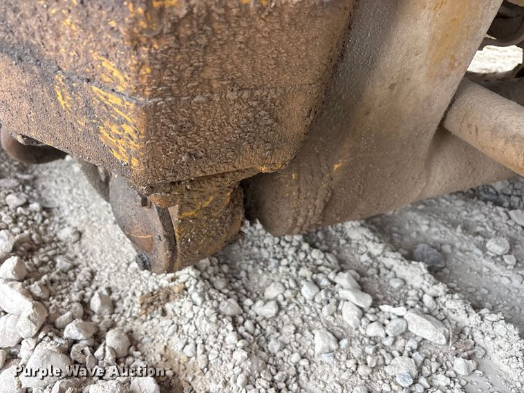 image for item YA3037 1995 Caterpillar 773B haul truck