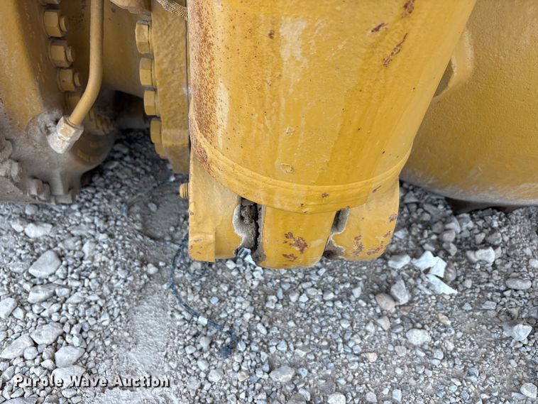 image for item YA3037 1995 Caterpillar 773B haul truck