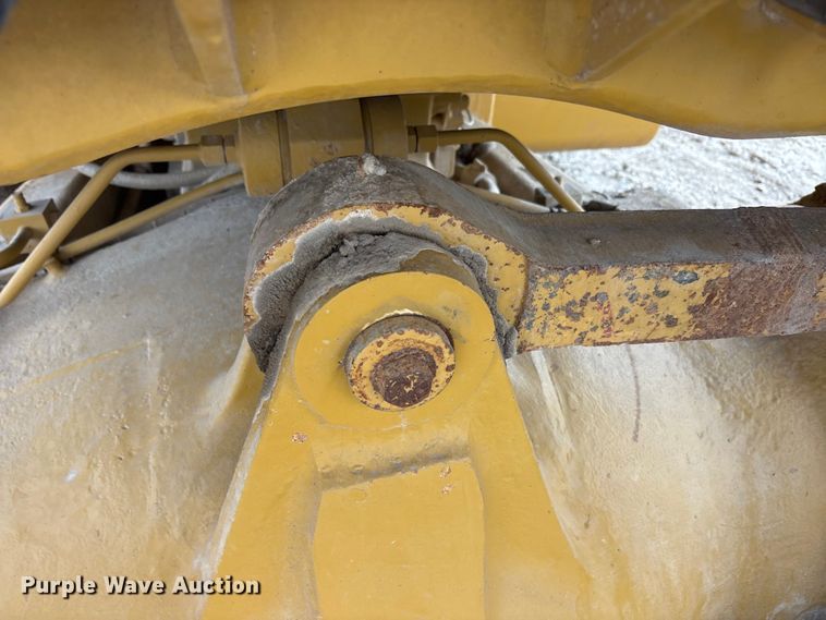 image for item YA3037 1995 Caterpillar 773B haul truck
