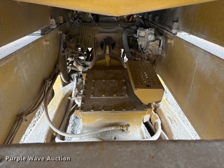 image for item YA3037 1995 Caterpillar 773B haul truck