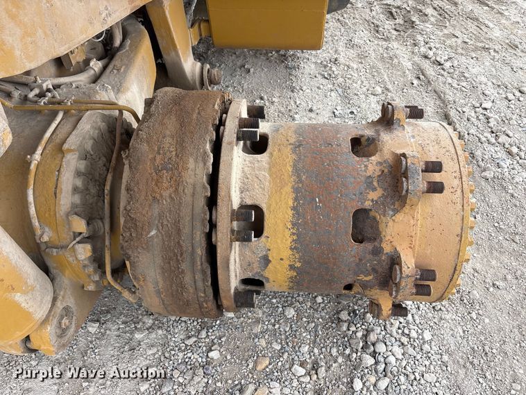 image for item YA3037 1995 Caterpillar 773B haul truck
