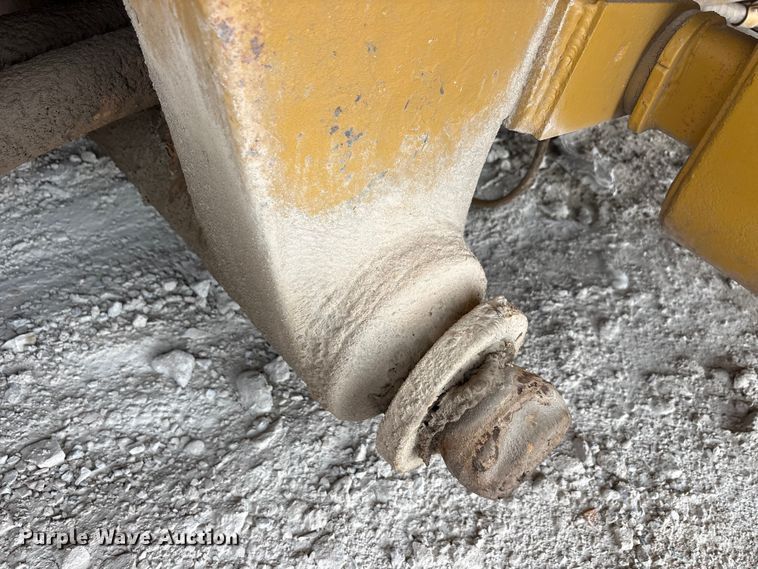 image for item YA3037 1995 Caterpillar 773B haul truck