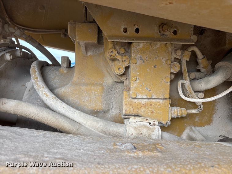 image for item YA3037 1995 Caterpillar 773B haul truck